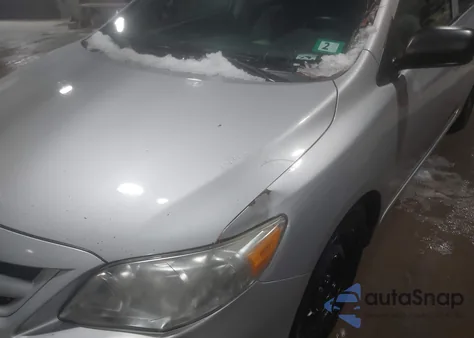 2011 Toyota Corolla z USA, uszkodzony, nr VIN 2T1BU4EE0BC617707